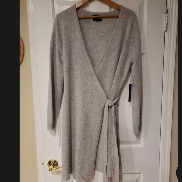 Tahari Dresses & Skirts - TAHARI Luxurious 100% 2-Ply Cashmere Belted Wrap Dress, NWT